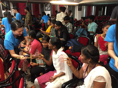 An AU International Volunteer Team Goes to India for Cultural Exchanges.
